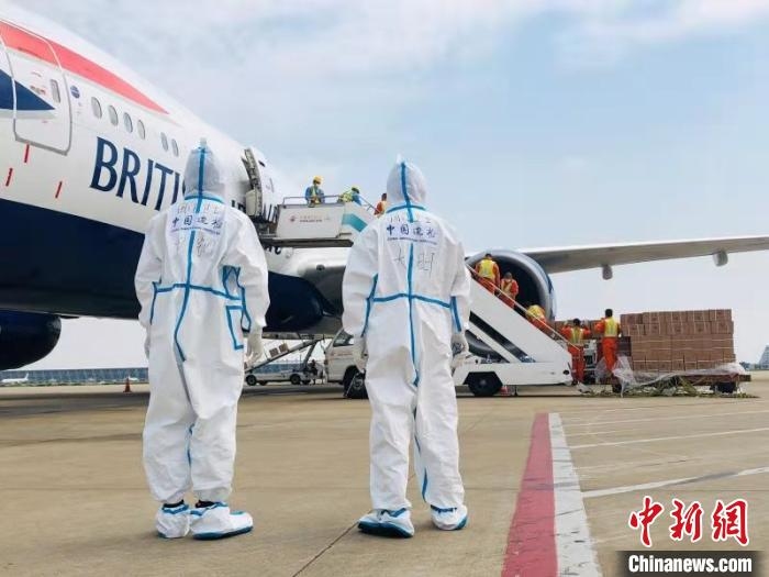 2020浦东飞机场港口出入境货机超7.2万架次 创汗青新的高峰